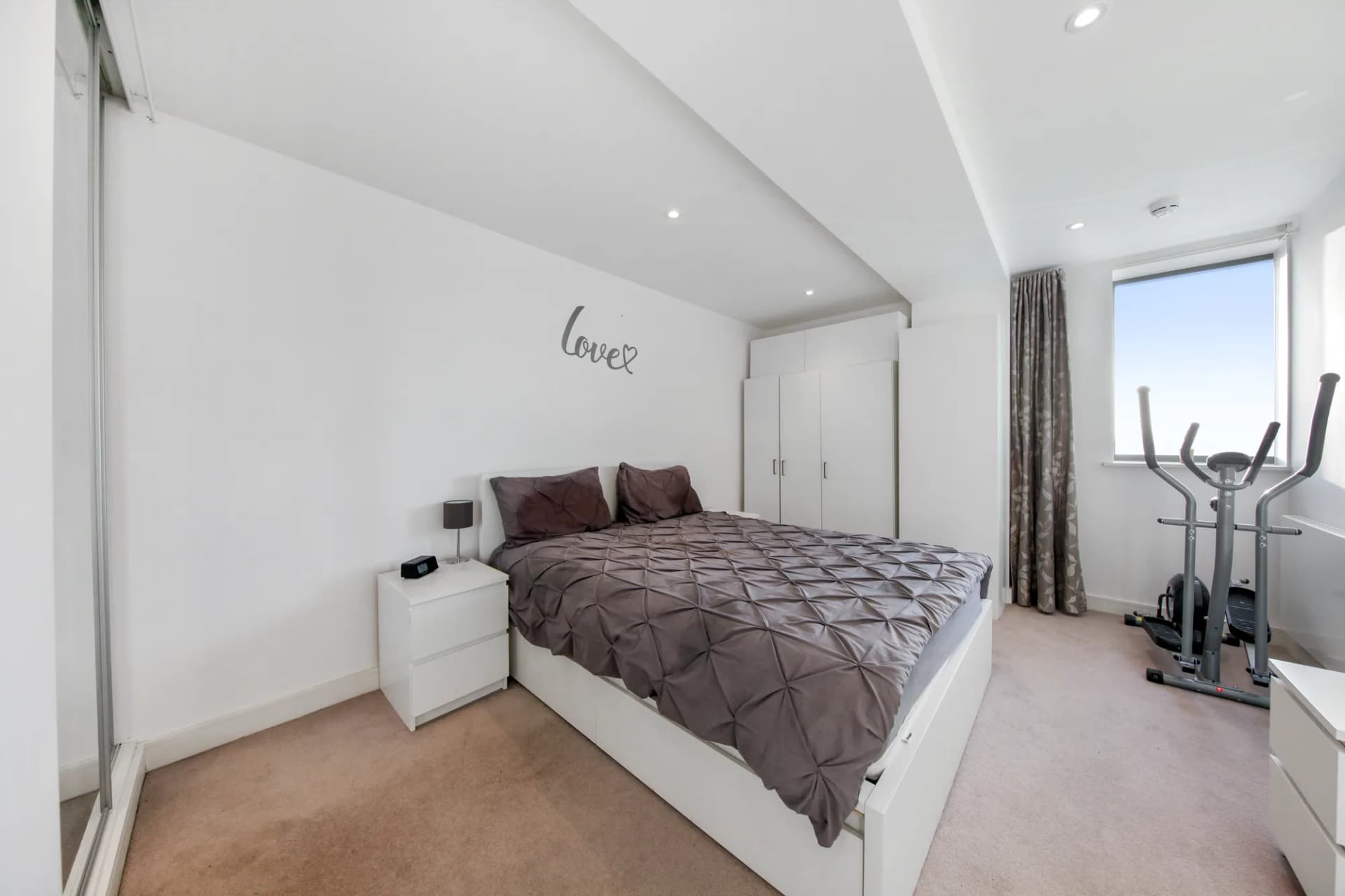 Flat 311 Ramsey House High road  - WafNjLHeMp0LDJpXqBFn