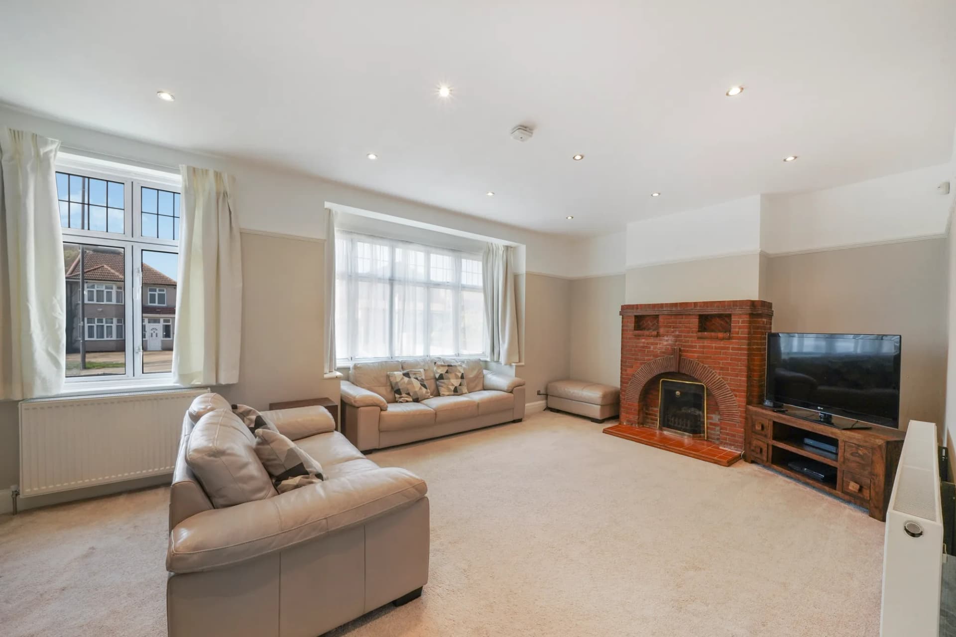 736 Kenton Lane - visL3fFqNRv88O8Caqr4.jpg
