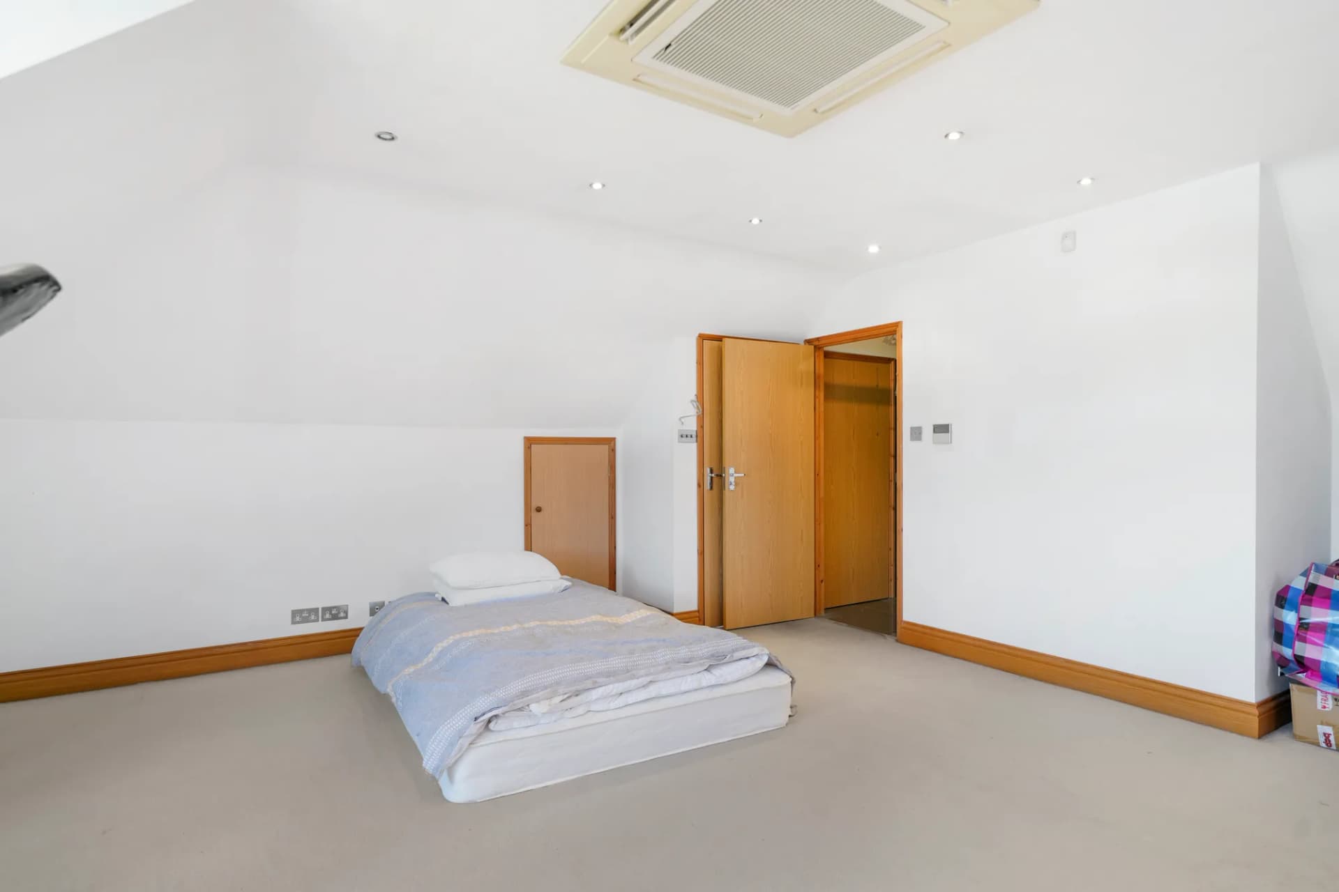 49 Sudbury Court Drive - BVMYjCUbCCTCQFnC06yI.jpg