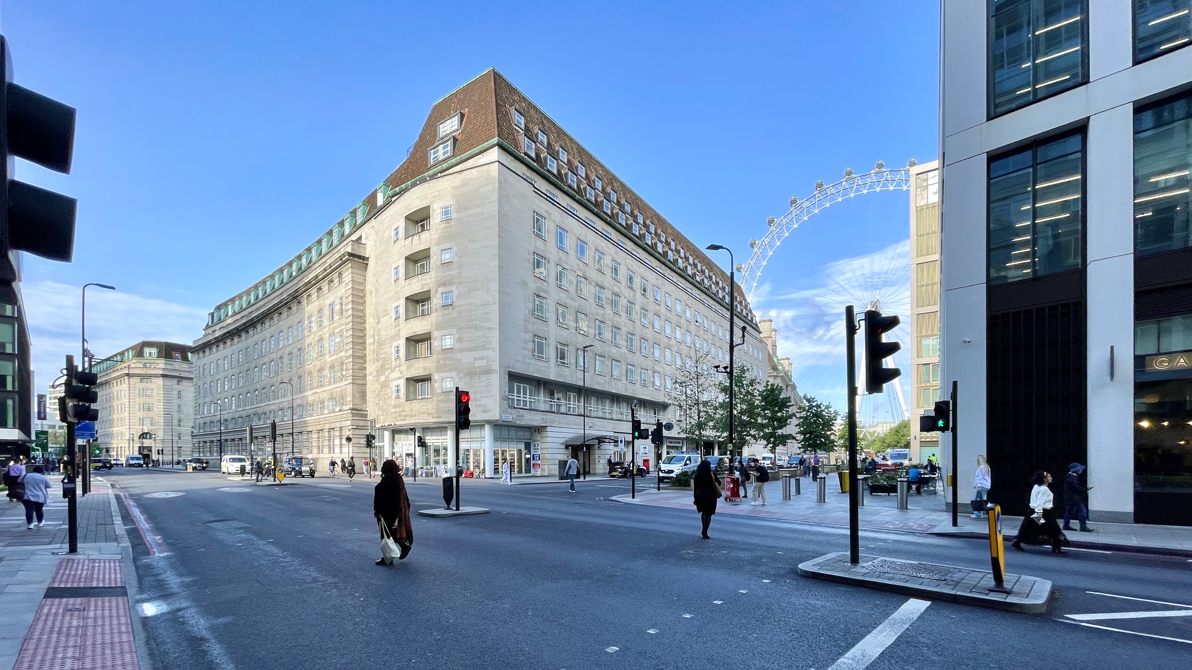 County Hall Apartments, Belvedere Road, London