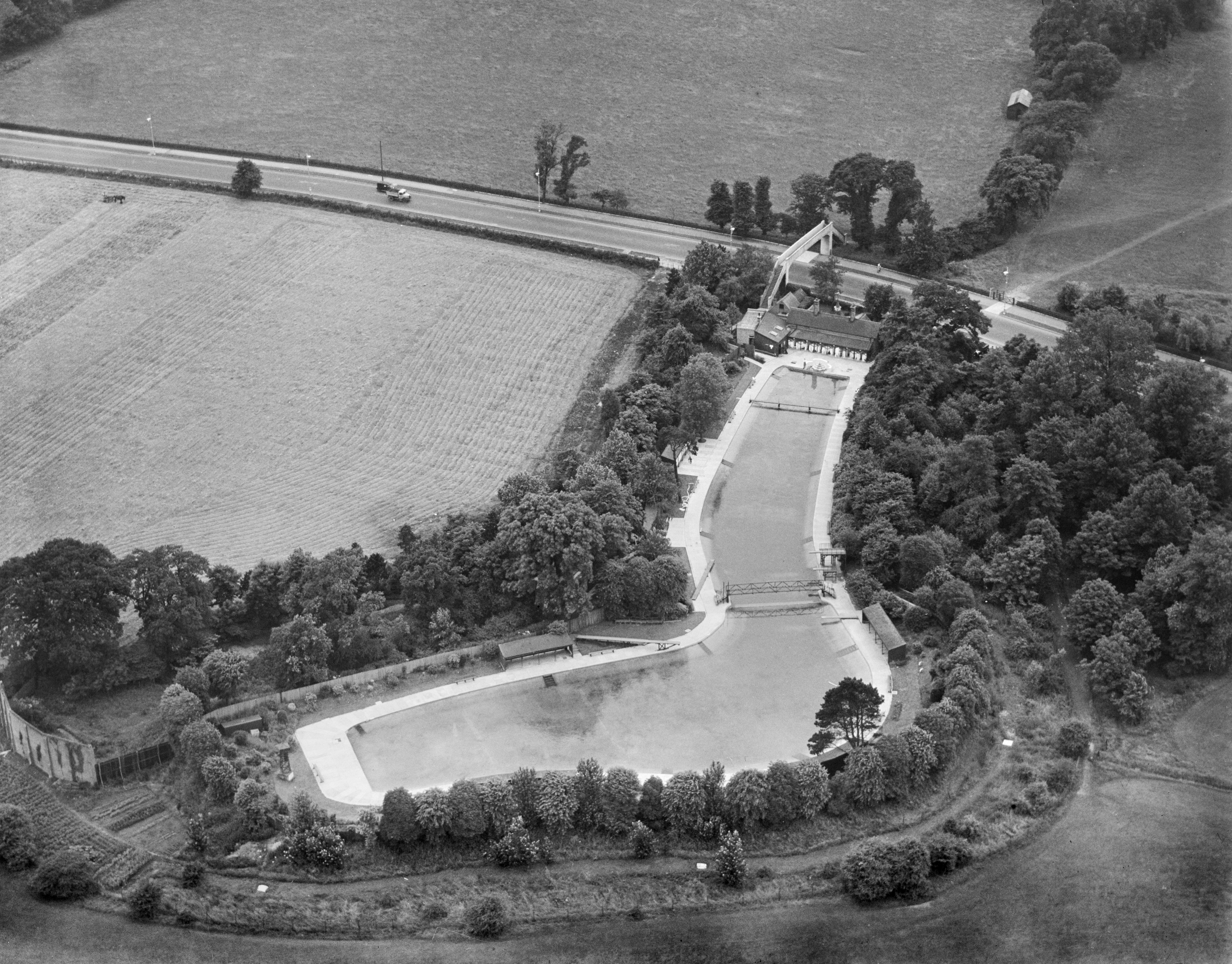 EPW053675 Harrow School bathing place adjacent to the Watford Road North Wembley 1937 (1)