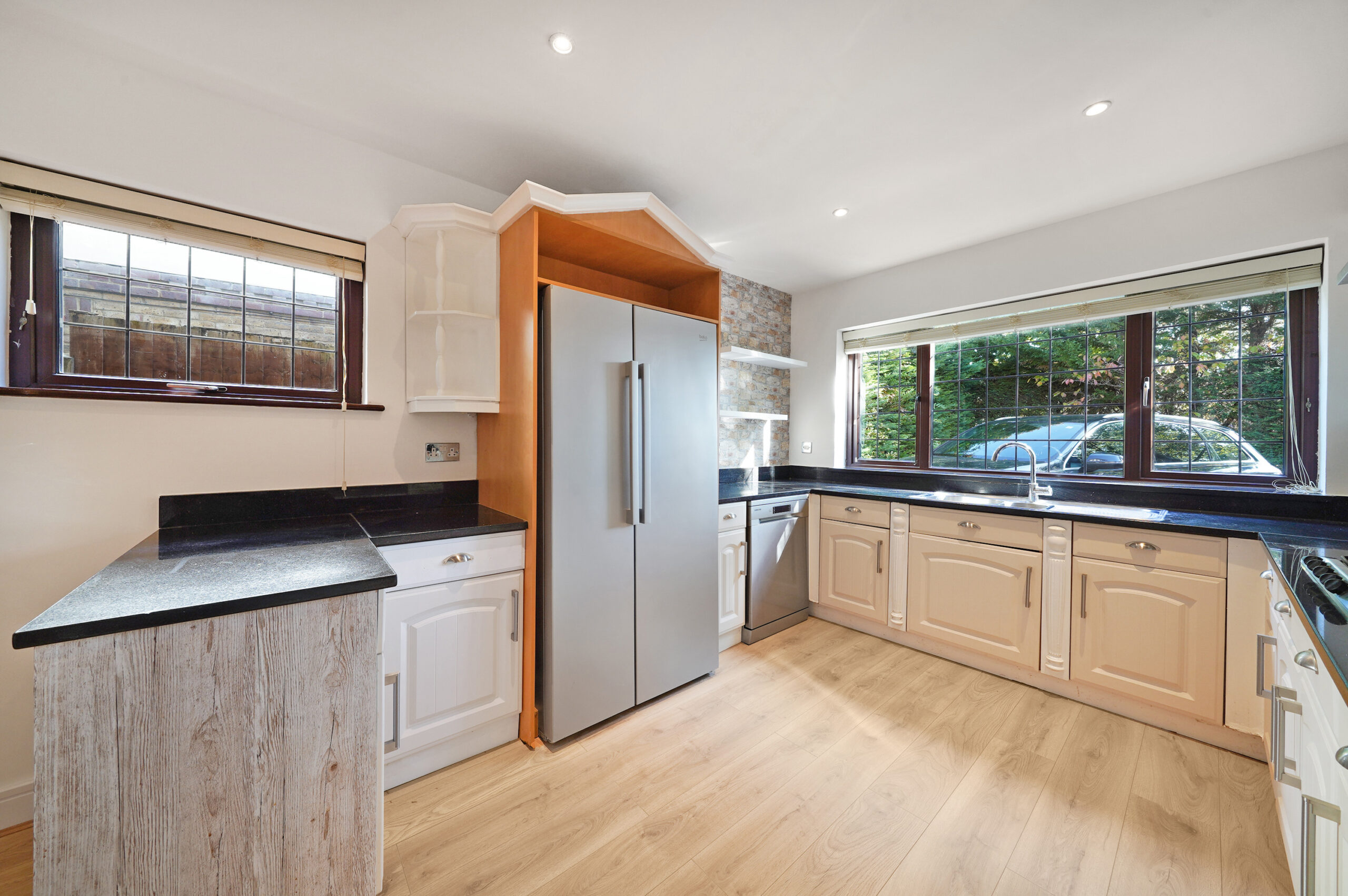 B Cheney Street bqryjonoxHHYWOyWYBL